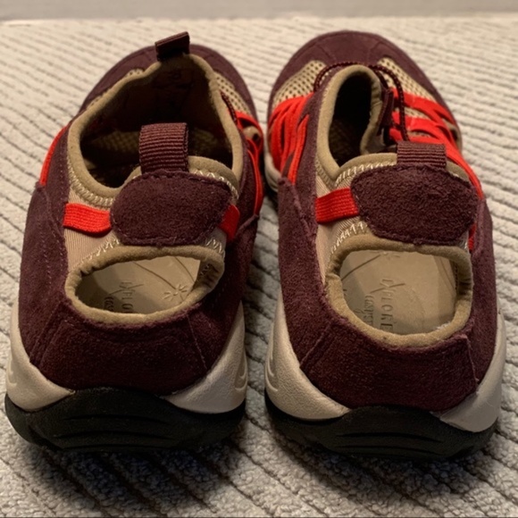 Explore 24 Easy Spirit EZLine Slip On Suede Shoes - Picture 4 of 7